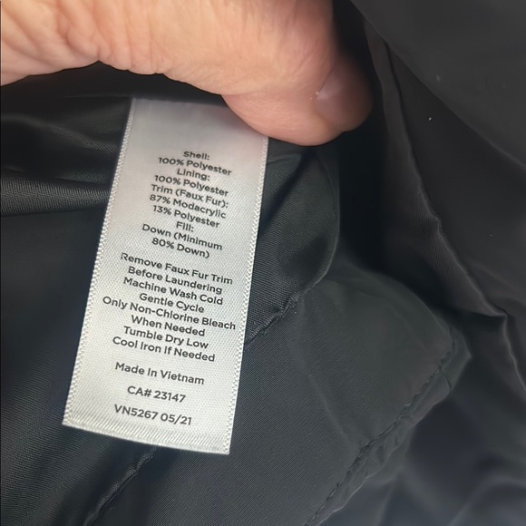 Black Talbots Puffer Vest with Faux Fur Collar. EUC - Picture 6 of 8